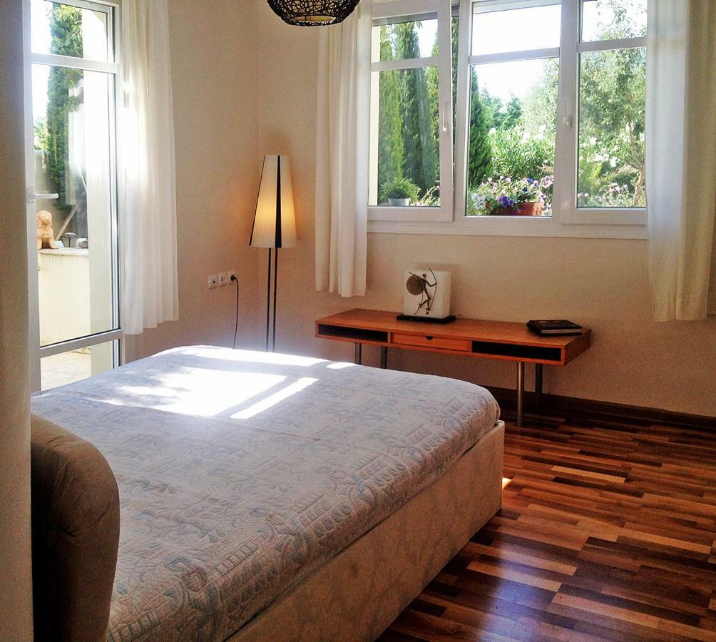 Lovely Apartm.Near Airport Kardia Exterior foto