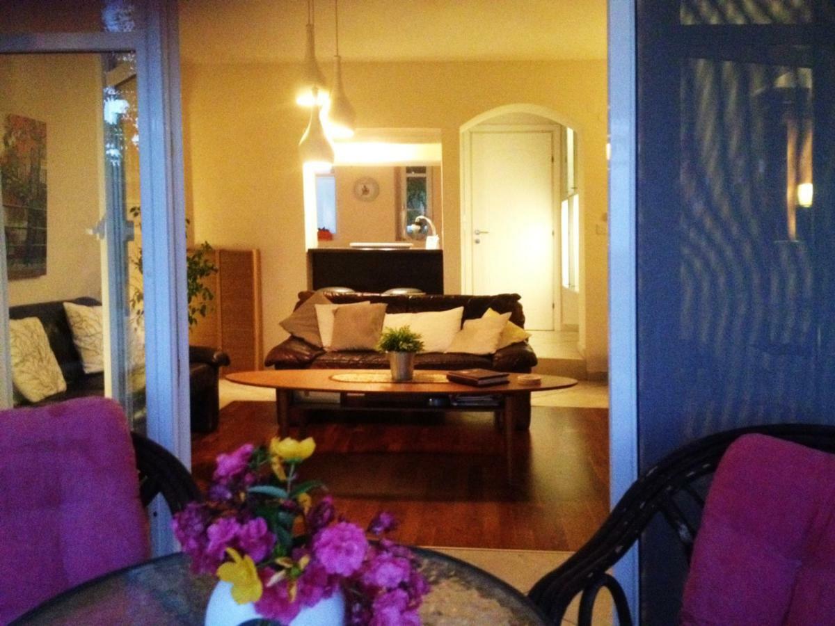 Lovely Apartm.Near Airport Kardia Exterior foto