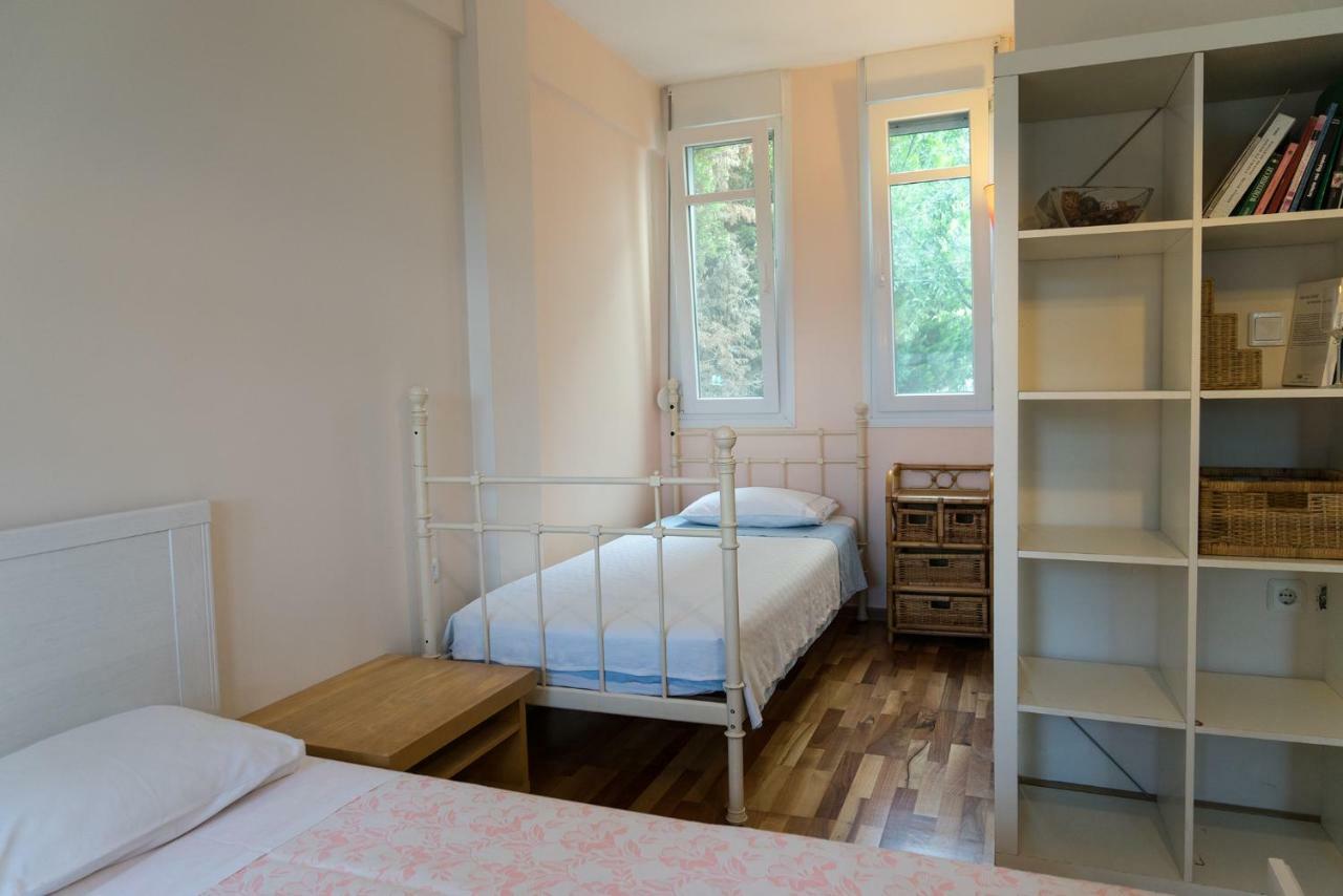 Lovely Apartm.Near Airport Kardia Exterior foto