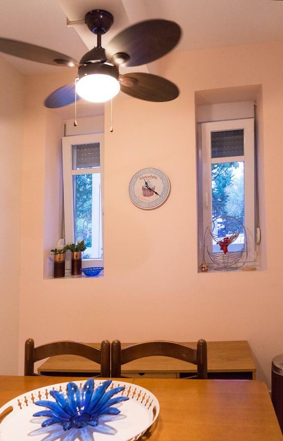 Lovely Apartm.Near Airport Kardia Exterior foto